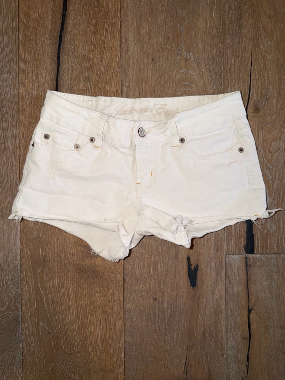 American Eagle Outfitters Y2K White Mini Jean Cut Off Shorts size 2 like new